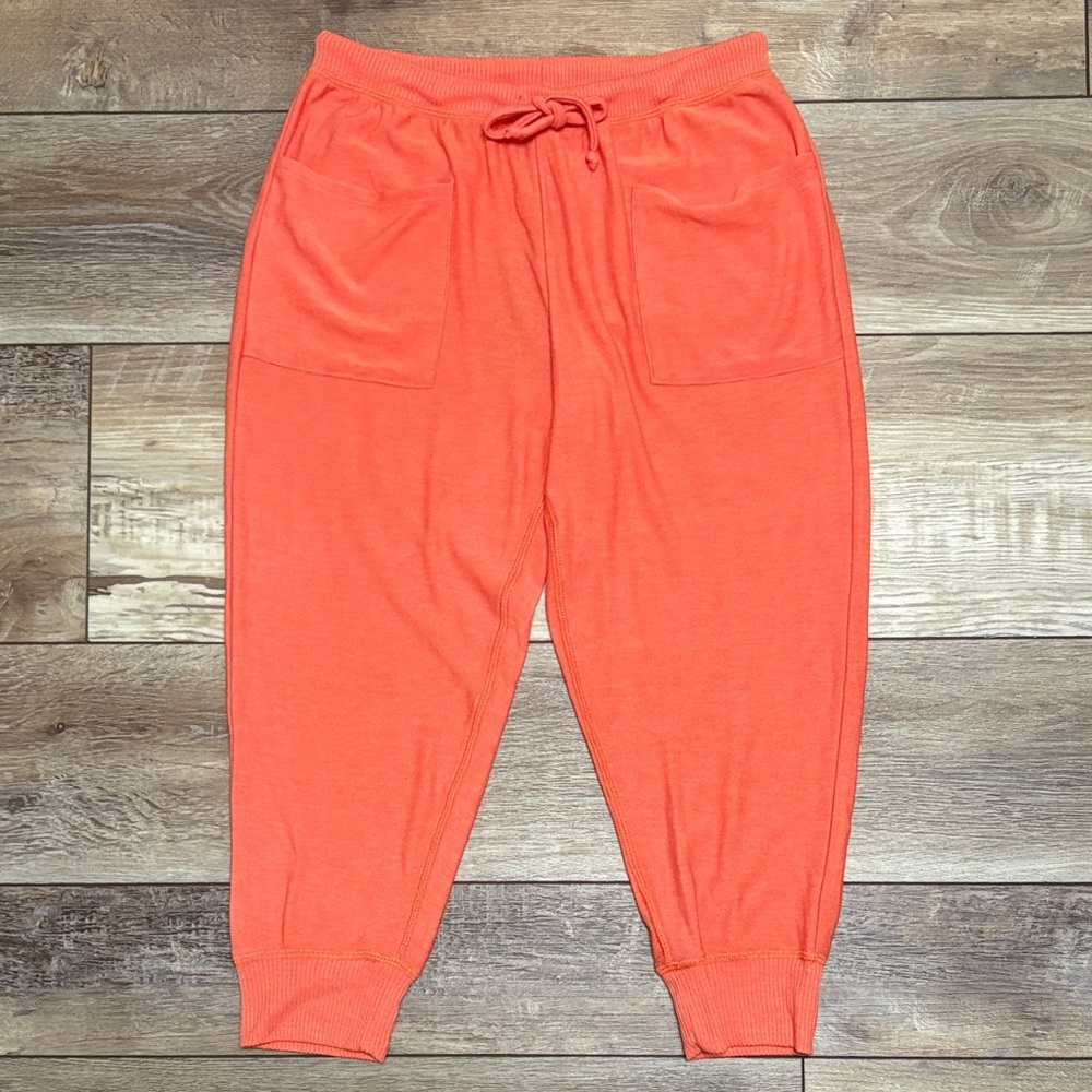 NWT Chaser Cozy Knit Cropped Joggers Orange Small